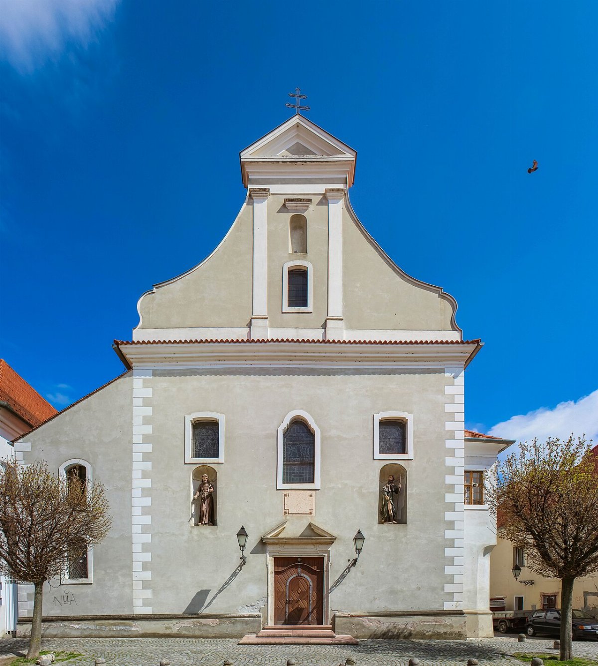 Kosciol sw krzyza z klasztorem osijek