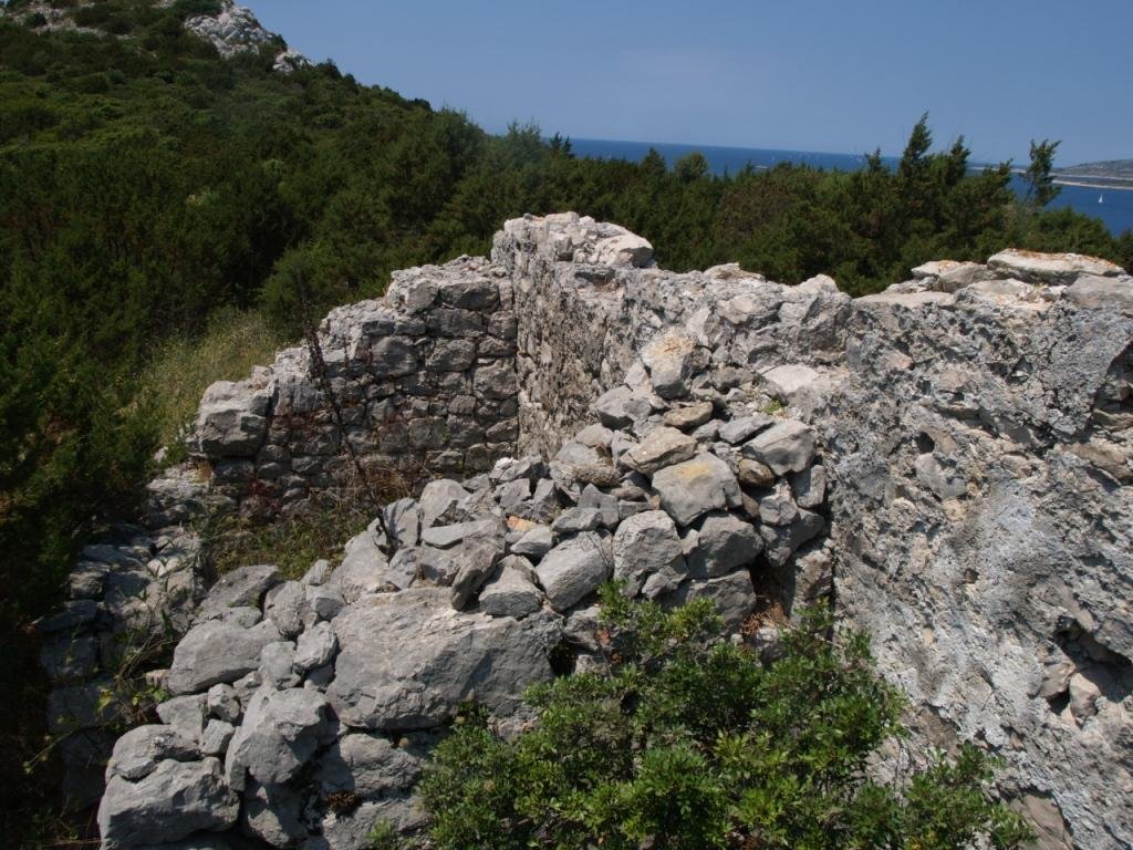 Kosciol sw michala archaniola na wyspie arhandel vinisce