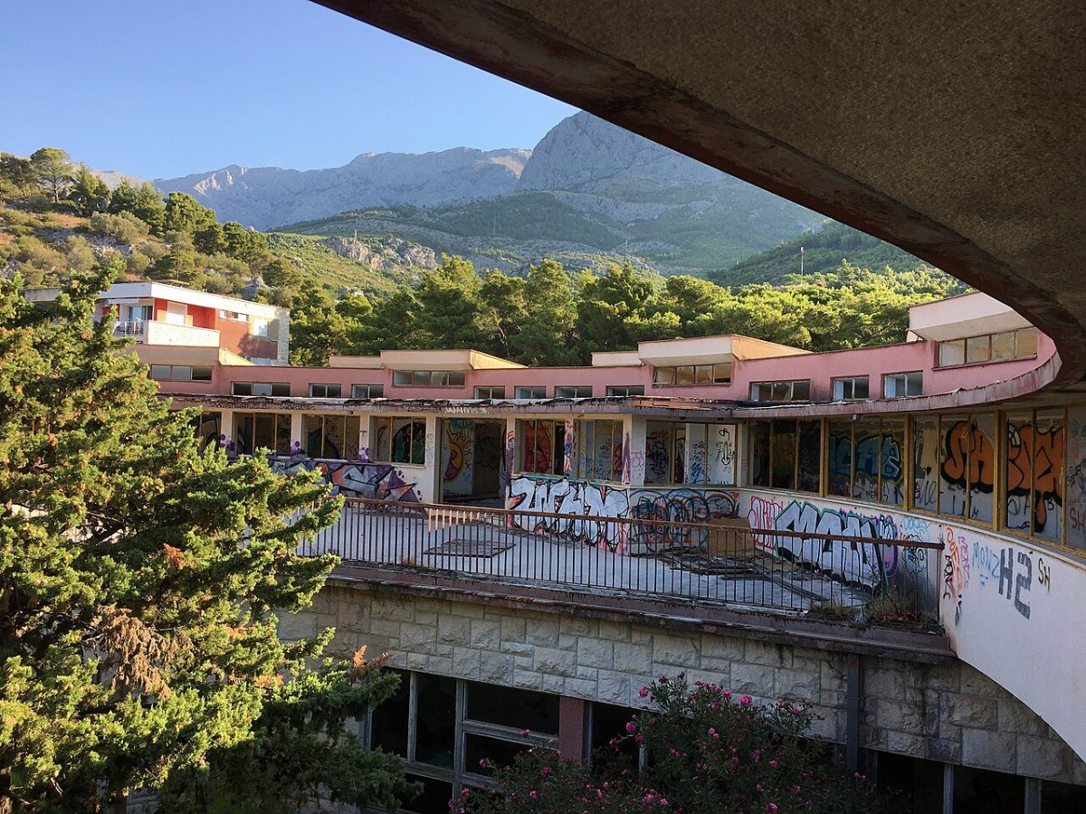 Dzieciecy dom wypoczynkowy sanatorium krvavica