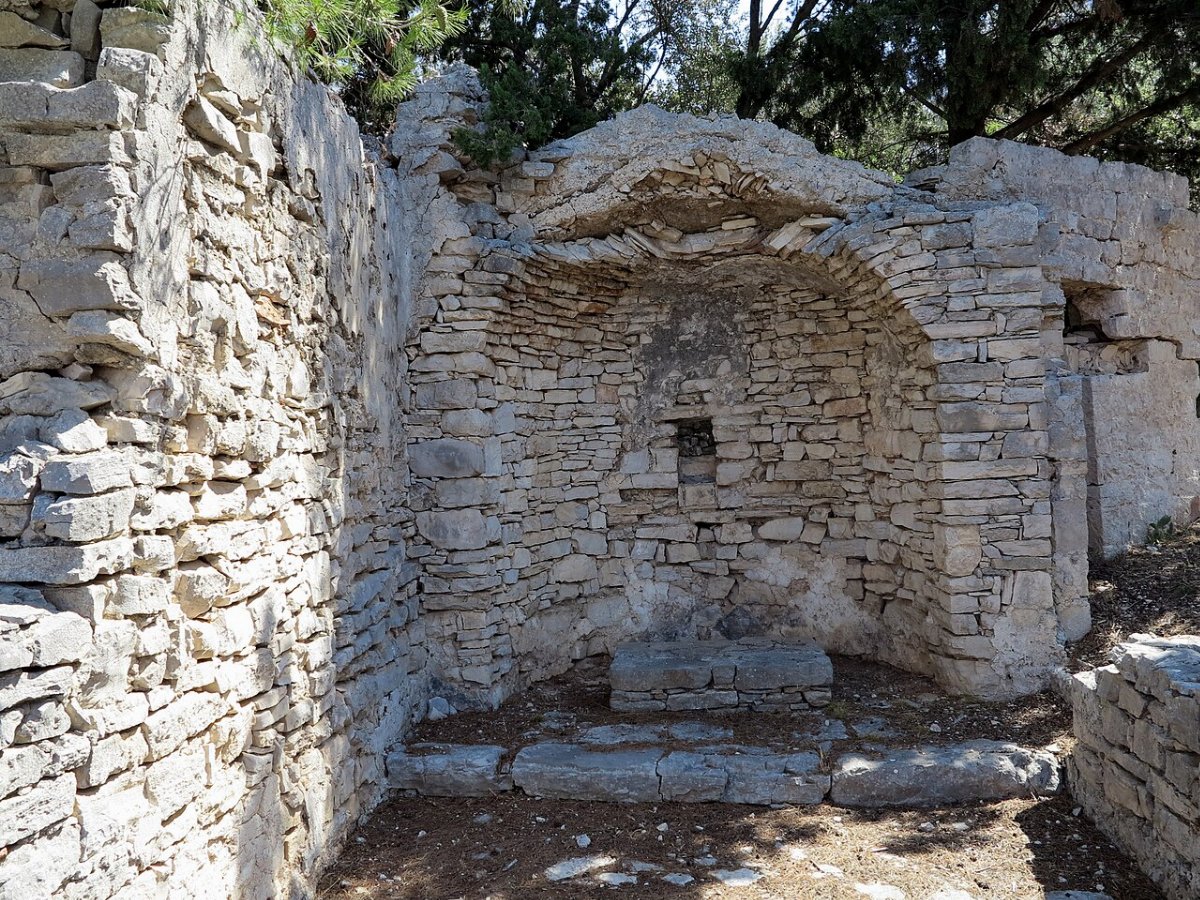 Pozostalosci kosciola sw piotra necujam
