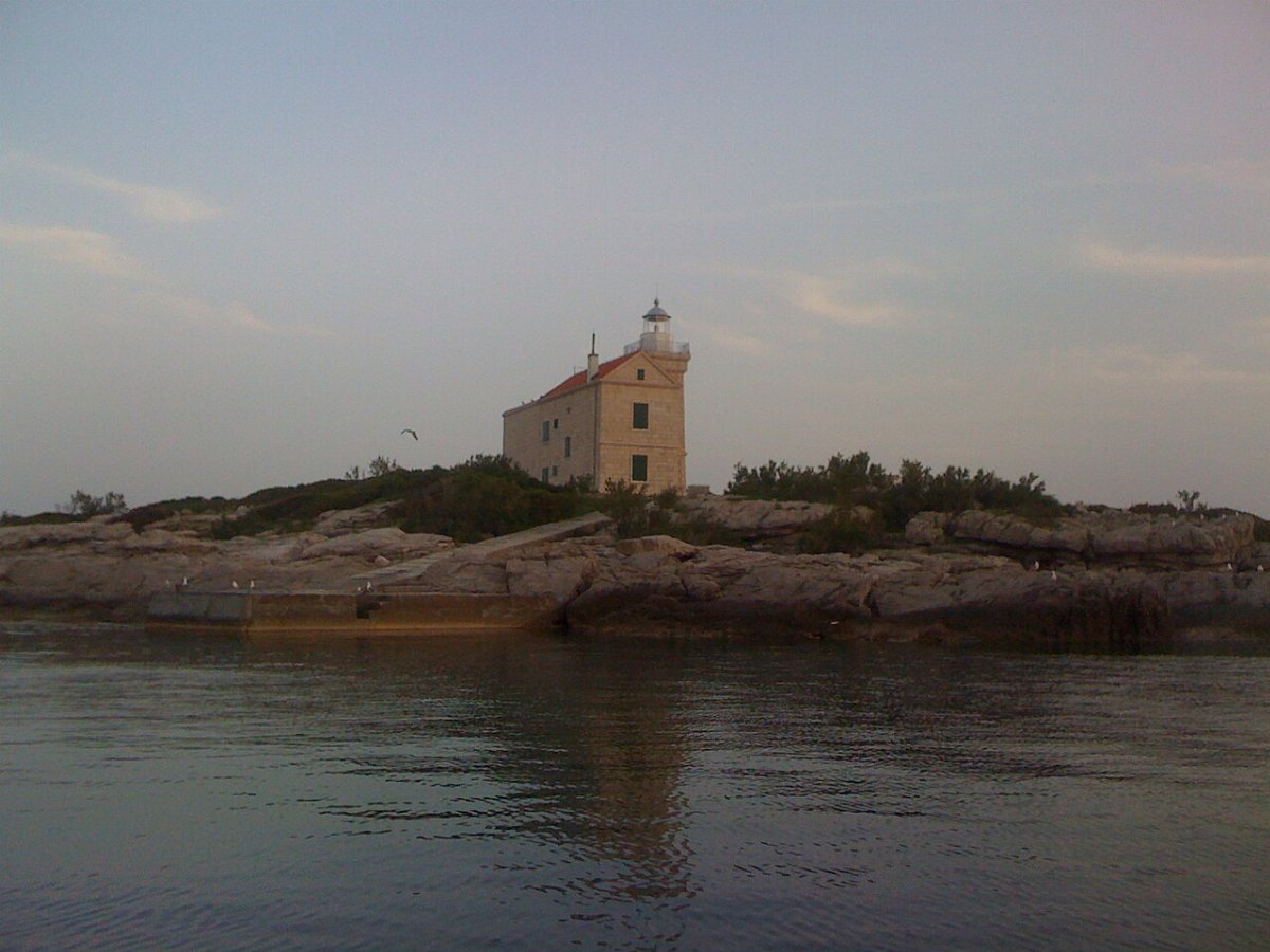 Latarnia morska sestrice korcula