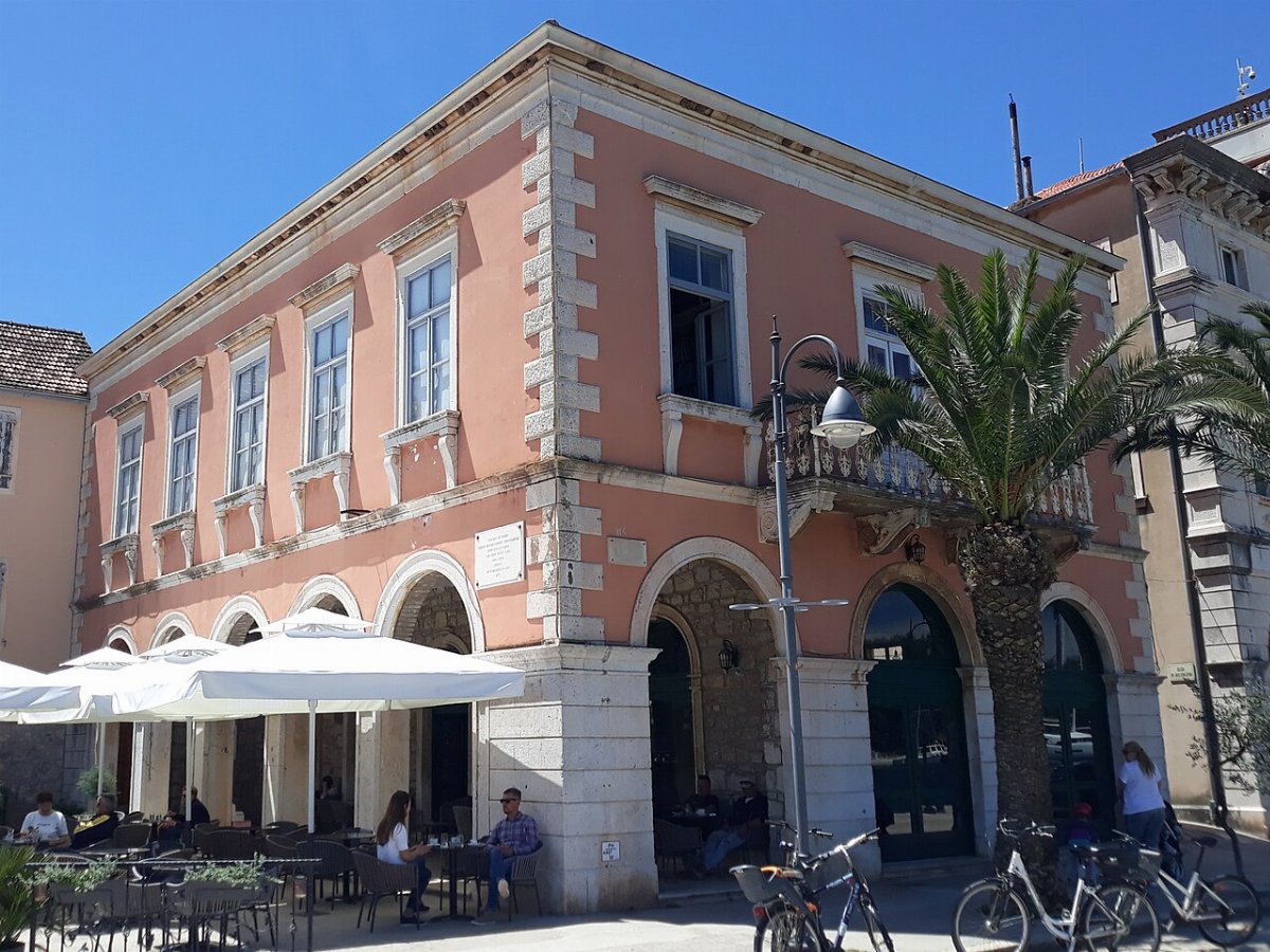 Budynek domu chorwackiego hrvatski dom stari grad